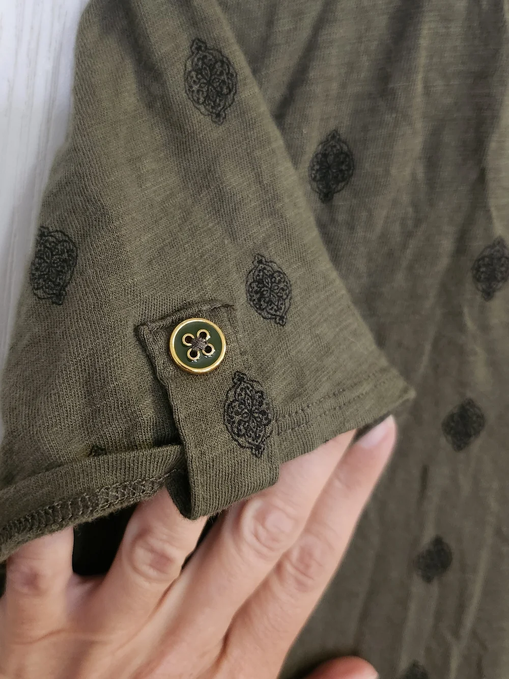 Liz Claiborne Olive Green Short Sleeve V-Neck Top with Black Dot Motif - Picture 5 of 10